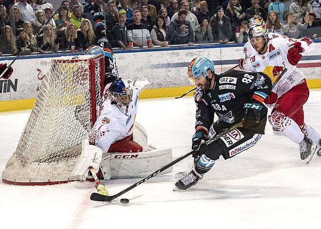 Dan DaSilva (EHC Liwest Black Wings Linz), Tormann Jean Philippe Lamoureux (Red Bull Salzburg)  Red Bull Salzburg vs EHC Liwest Black Wings Linz 