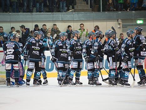 Linz feiert, EHC Liwest Black Wings Linz vs HCB Suedtirol