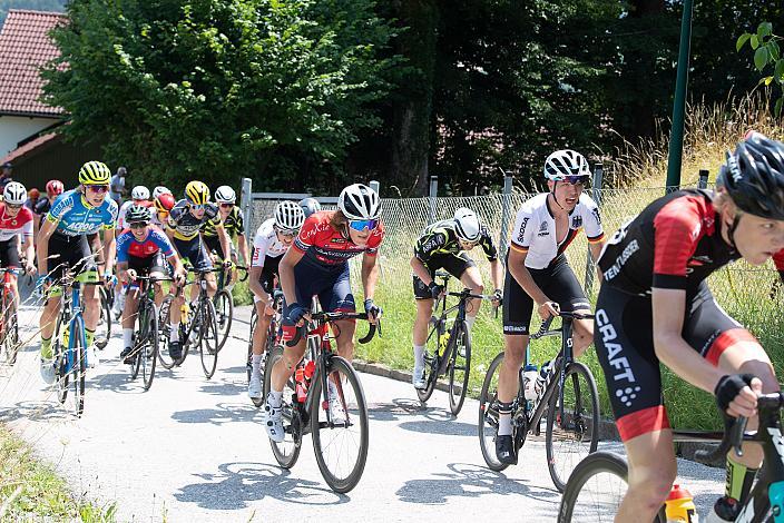 Das Feld klettert nach Wolfsegg 46. Int. Keine Sorgen,  Junioren Rundfahrt UCI Kat. MJ 2.1, 3. Etappe Bad Wimsbach/Neydharting - Strass im Attergau