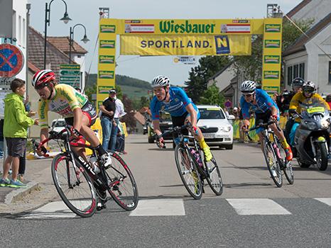 v.l. Andy Bajc, Team Amplatz, Stephan Rabitsch, Team Felbermayr Simplon Wels, Sieger GP Niederoesterreich, Gregor Muehlberger, Team Felbermayr Simplon Wels, Ziersdorf, Niederoesterreich,