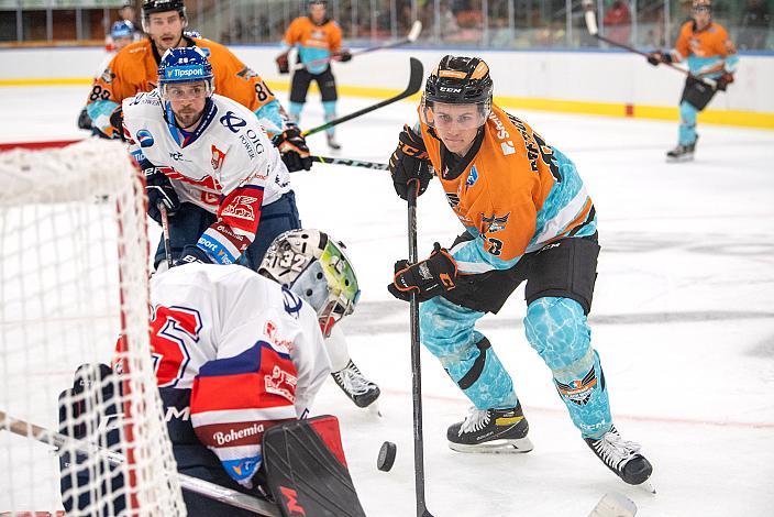 Niklas Bretschneider (Steinbach Black Wings Linz), Stepan Malecek (Motor Ceske Budejovice) Steinbach Black Wings Linz  vs HC Motor Cesky Budejovice Test