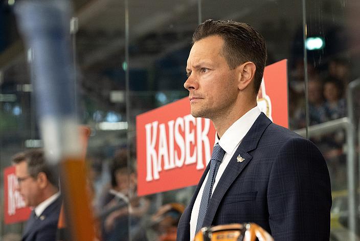 Head Coach Philipp Lukas (Steinbach Black Wings Linz) auf der Spielerbank, Steinbach Black Wings Linz vs Olimpija Ljubljana,  WIn2day ICE Hockey League