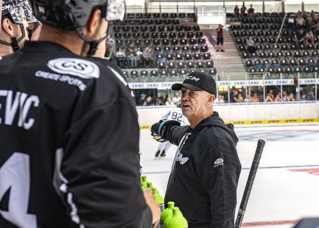 Head-Coach Tom Rowe (EHC Liwest Black Wings Linz) , Trainingsstart der EHC Liwest Black Wings  EHC Liwest Black Wings Linz