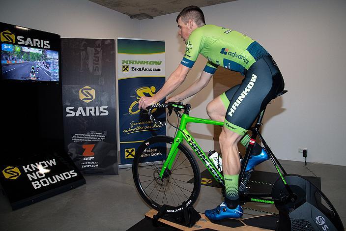 Johannes Hirschbichler (AUT, Hrinkow Advarics Cycleang Team) trainiert auf dem Saris Smarttrainer, Herren Elite, UCI Continental, Raiffeisen Hrinkow Bike Akademie