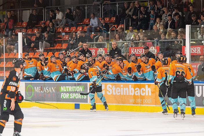 Die Steinbach Black Wings Linz feiern das Tor zum 2 zu 1 durch Rafael Rotter (Steinbach Black Wings Linz) Steinbach Black Wings Linz  vs Graz 99ers