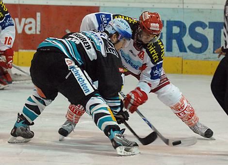 #19 Rob Shearer, Liwest Black Wings Linz beim Bully.