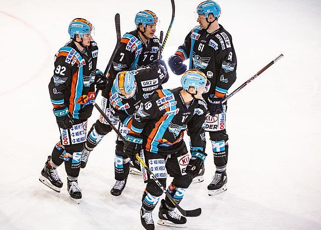 Im Bild: Linz feiert das 1 zu 0,  Eishockey,  EHC Liwest Black Wings Linz vs HCB SÃ¼dtirol Alperia 