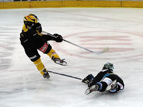 Franklin MacDonald, Linz und Jonathan Ferland, Vienna, EHC Liwest Black Wings Linz vs. UPC Vienna Capitals, Viertelfinale