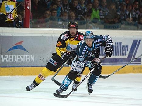 Fabio Hofer, Linz EHC Liwest Black Wings Linz vs UPC Vienna Capitals