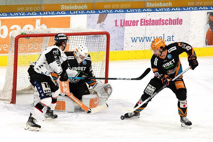 Tormann Jared Coreau (Steinbach Black Wings Linz), Radim Matus (Tesla Orli Znojmo), Martin Stanjoch (Steinbach Black Wings Linz), Steinbach Black Wings Linz vs Tesla Orli Znojmo, bet-at-home ICE Hockey League