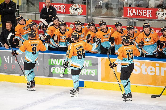 Die Black Wings Linz feiern das Tor zum 1 zu 0 durch Andreas Kristler (Steinbach Black Wings Linz) Steinbach Black Wings Linz  vs MAC Budapest