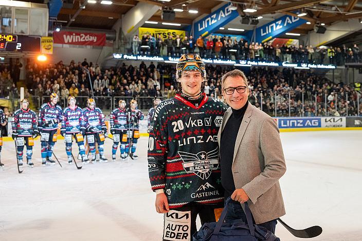 Spieler des Abends Kilian Rappold (Steinbach Black Wings Linz) Steinbach Black Wings Linz vs Hydro Fehervar AV19, Weihnachtstrikot ICE Eishockey Liga, Linz AG Eisarena