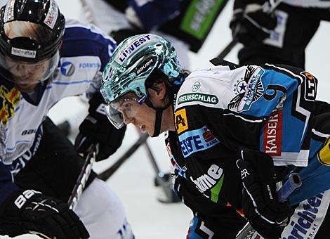 Danny Irmen, Linz Liwest Black Wings Linz vs Straubing Tigers 