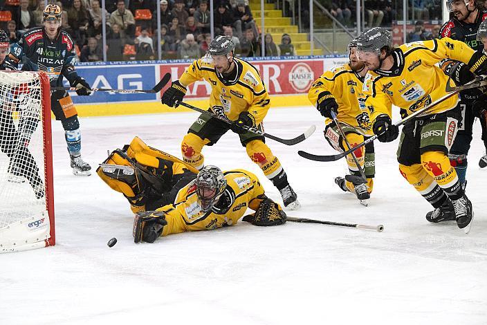 Graham Knott (Steinbach Black Wings Linz), Tormann Jacob Smith (HC Pustertal Wölfe), Steinbach Black Wings Linz vs HC Pustertal Woelfe, ICE Eishockey Liga, Linz AG Eisarena