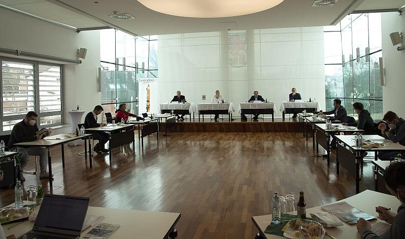 v.l. Vizebürgermeister Mag. Michael Täubel, Leonding, Bürgermeisterin Dr. Sabine Naderer-Jelinek, Leonding, Paul Resch (Präsident LRV Oberösterreich), Walter Ameshofer (LRV OÖ Vize Präsident)