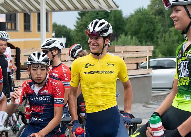 Im Gelben Trikot des Gesamtführenden Alec Segaert (BEL, Gaverzicht Be - Okay) 46. Int. Keine Sorgen,  Junioren Rundfahrt UCI Kat. MJ 2.1, 2. Etappe Rohrbach - Rohrbach