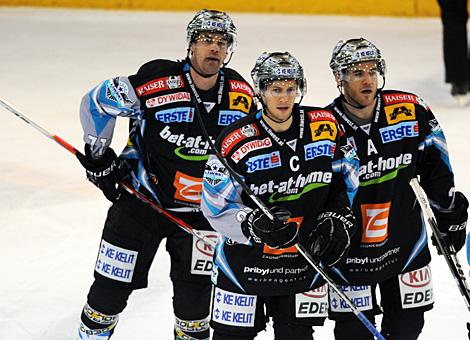 Philipp Lukas, Brad Purdie und Pat Leahy, Liwest Black Wings Linz vs. EC Rekord Fenster VSV