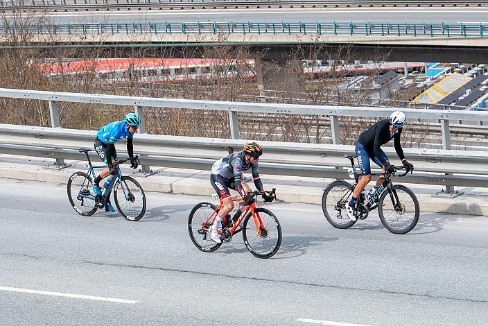 Die Ausreisser des Tages v.l. Marton Dina (HUN, EOLO-Kometa), Felix Engelhardt (GER, Tirol KTM Cycling Team), Alessandro de Marchi (ITA, Israel Start-Up Nation) 44th Tour of the Alps, 1. Etappe Brixen - Innsbruck 140,6km, UCI Pro Series