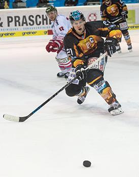 Philipp Lukas (EHC Liwest Black Wings Linz), EHC Liwest Black Wings Linz vs HCB Suedtirol