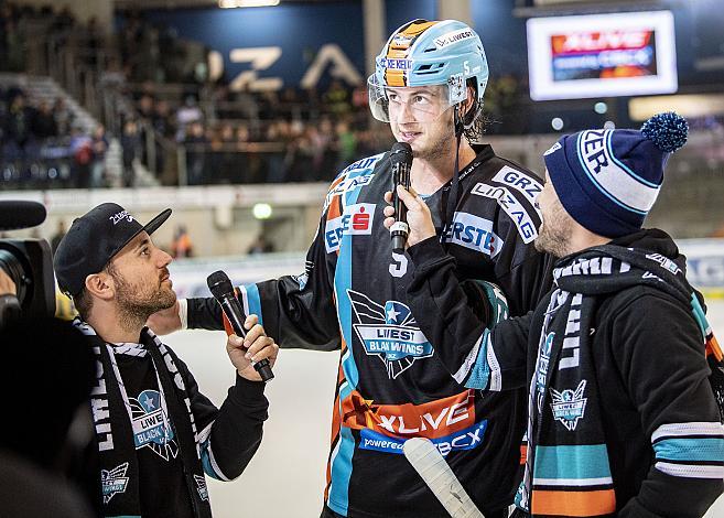 Im Bild: Spieler des Abends Raphael Wolf (EHC Liwest Black Wings Linz), Eishockey,  EHC Liwest Black Wings Linz vs Moser Medical Graz 99ers