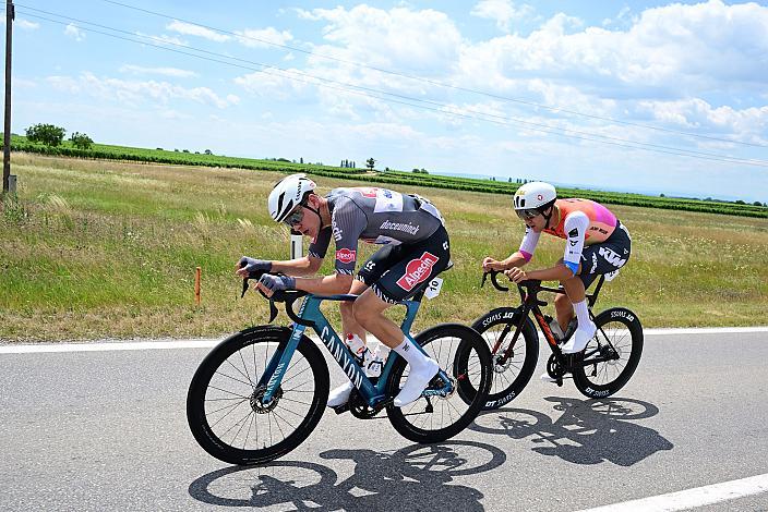 Staatsmeister 2025 Tim Wafler (AUT, Tirol Cycling Team) mit Fluchtgefährten Tobias Bayer (AUT, Alpecin-Deceuninck),,  ÖM Staatsmeisterschaft, Strassenrennen,, Illmitz, Burgenland