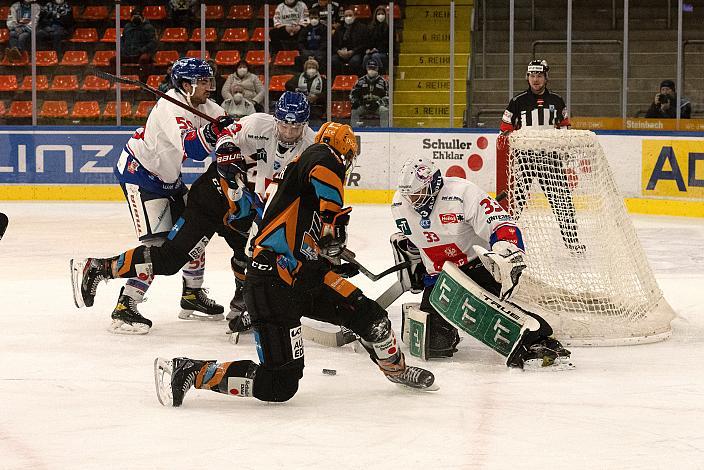 Brian Lebler (Steinbach Black Wings Linz) feoiert das Tor zum 3 zu 2 Steinbach Black Wings Linz vs HC Tiwag Innsbruck - Die Haie, bet-at-home ICE Hockey League