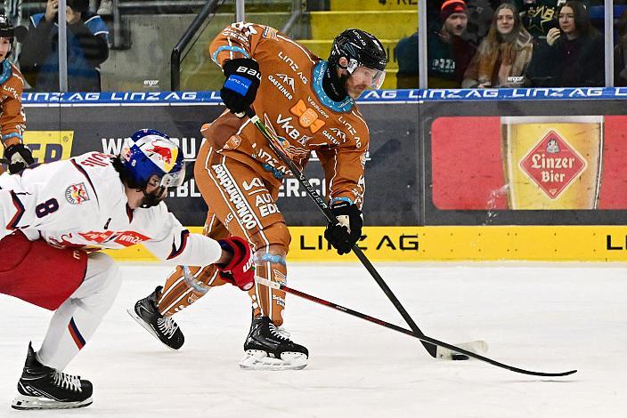 Conner Corcoran (EC Red Bull Salzburg), Sean Collins (Steinbach Black Wings Linz), 30. Runde ICE, Steinbach Black Wings Linz vs EC Red Bull Salzburg, Linz AG Eisarena 