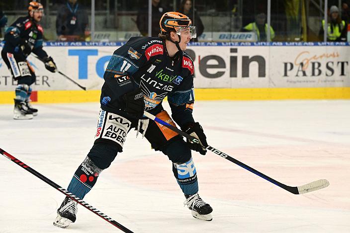 Brodi Stuart (Steinbach Black Wings Linz) Steinbach Black Wings Linz vs BEMER Pioneers Vorarlberg, ICE Eishockey Liga, Linz AG Eisarena