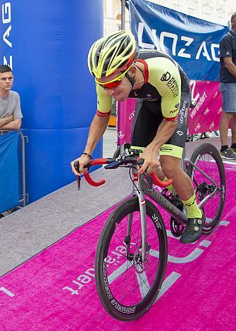 Jannik Steimle (GER, Team Vorarlberg Santic)  Linz Hauptplatz, Martinskirche,  Radsport 10. Int. OOE Rundfahrt Prolog