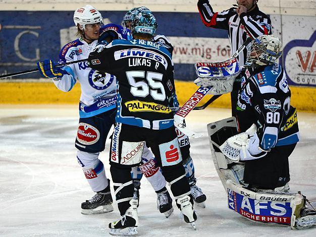 David LeNeveu und Robert Lukas (Liwest Black Wings Linz) und Daniel Nageler, Stuermer, (EC VSV), EHC Liwest Black Wings Linz vs EC VSV, Play-Offs, Viertelfinale 