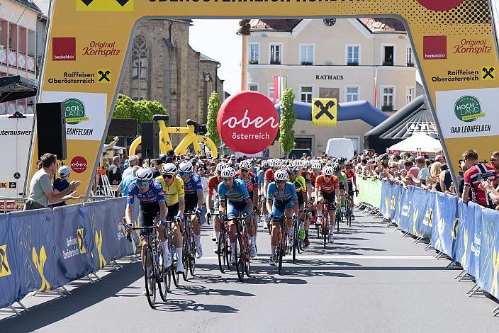 Das Peleton mit Timo Kielich (BEL, Alpecin-Deceuninck Development Team) in Bad Leonfelden 2. Etappe Wels - Bad Leonfelden, Int. Raiffeisen Oberösterreich Rundfahrt UCI Kat. 2.2