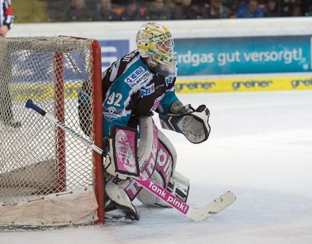 Tormann Thomas Dechel (EHC Liwest Black Wings Linz), EHC Liwest Black Wings Linz vs HC TWK Innsbruck  Die Haie