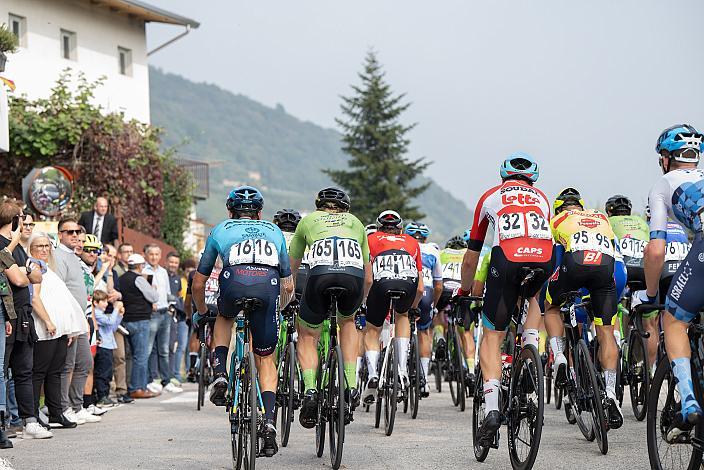 das Peleton in der Auffahrt zur Bergwertung La Rosina, Marostica, Veneto Classic, Treviso - Bassano del Grappa, Veneto, ITA 190km