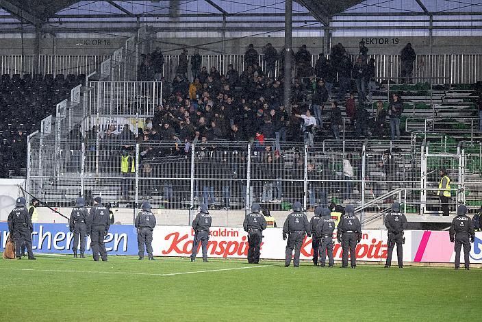 Polizeieinsatz nach dem Spiel Lask vs SV Guntamatic Ried, Admiral Bundesliga, 2021 - 2022