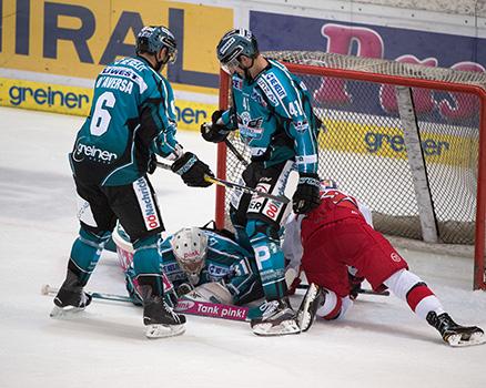 Save von Tormann Florian Janny (EHC Liwest Black Wings Linz) EHC Liwest Black Wings Linz vs EC Red Bull Salzburg