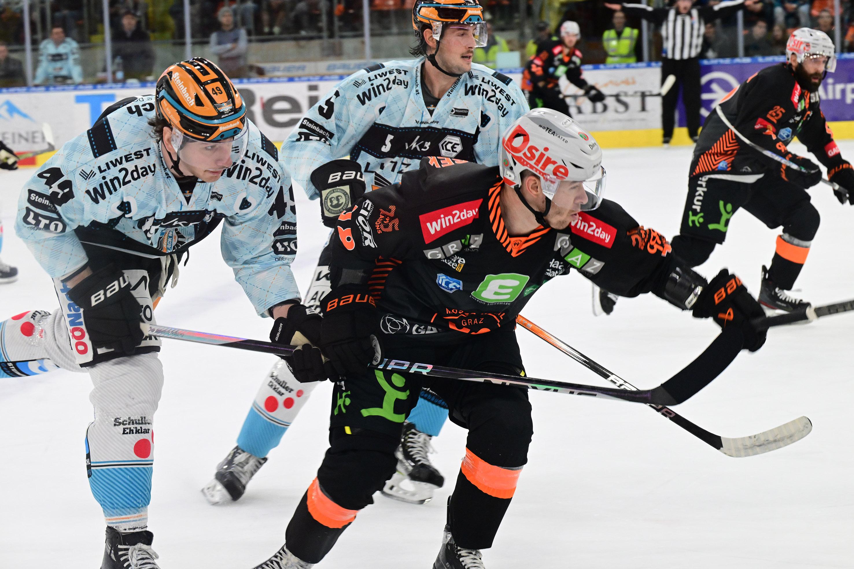 Graham Knott (Steinbach Black Wings Linz), Ken Ograjensek (Moser Medical Graz 99ers) Oktoberfest, Steinbach Black Wings Linz vs Moser Medical Graz 99ers, Linz AG Eisarena