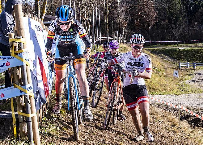 Siegerin Joyce VANDERBEKEN (BEL), Nadja Heigl (AUT, KTM Alchemist Racing Team),  Damenrennen, 11. Int. SPARKASSEN Radquerfeldein GP Stadl-Paura - Int. UCI C2 - 8. Dezember 2019