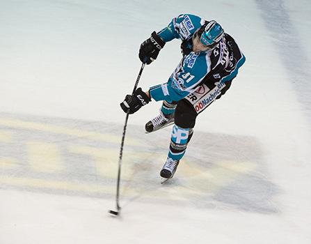 Mario Altmann (EHC Liwest Black Wings Linz), EHC Liwest Black Wings Linz vs HCB Suedtirol 4. Viertelfinale