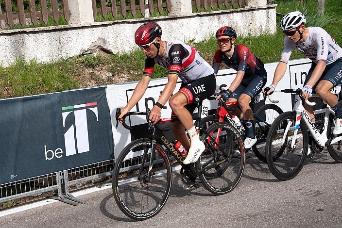 Rui Costa (POR, UAE Team Emirates), Ben Tullet, Ben Swift beide Team Ineos, Stage 17 Ponte di Legno - Lavarone, 105. Giro d Italia, UCI Worl Tour