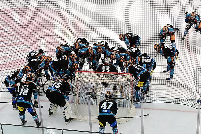  Das Team der Steinbach Black Wings Linz Win2Day ICE Hockey League,  Steinbach Black Wings Linz vs Spusu Vienna Capitals,  Linz AG Eisarena 