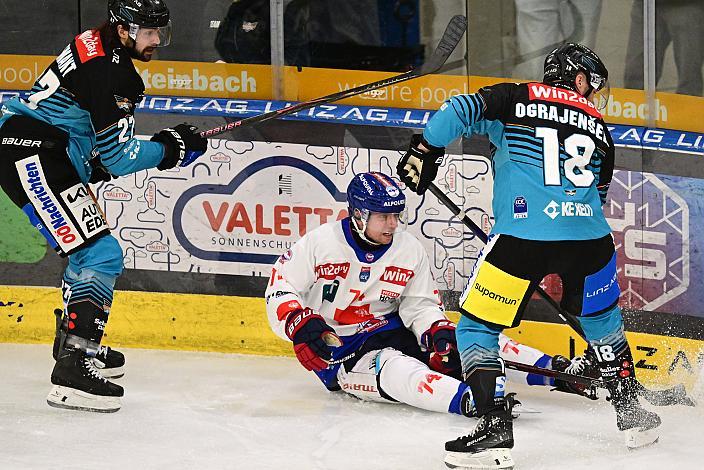 Shawn St.Amant (Steinbach Black Wings Linz), Ken Ograjensek (Steinbach Black Wings Linz), Stefan Klassek (HC Tiwag Innsbruck - Die Haie) , 33. Runde ICE, Steinbach Black Wings Linz vs HC Innsbruck, Linz AG Eisarena 
