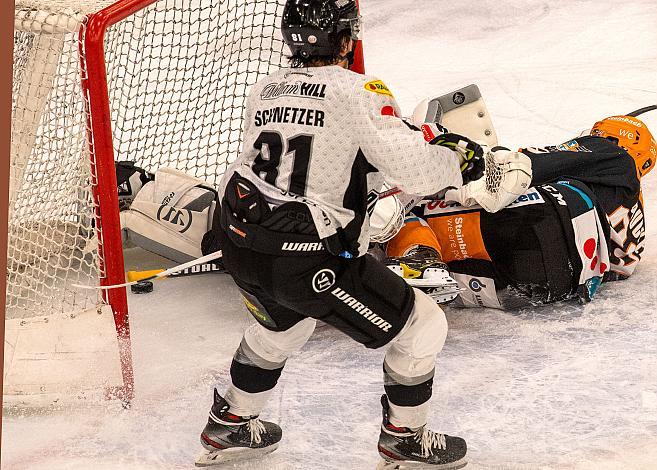 Marco Brucker (Steinbach Black Wings 1992) erzielt das 2 zu 1 für Linz, Steinbach Black Wings 1992 vs EC KAC,  Eishockey, Bet at Home ICE Hockey League