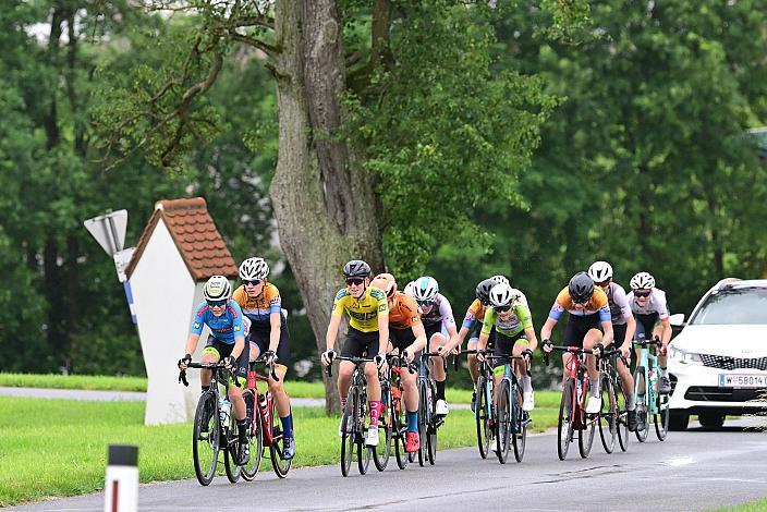 Georg Wartlsteiner (AUT, LRV Tirol),  Agoston Molnar (HUN, MTB Sopron), Im gelben Trikot Marc Hierschläger (AUT, LRV OÖ - Wien) Amstetten. 3. Etappe Sportland NOE WOMENS  KIDS Tour