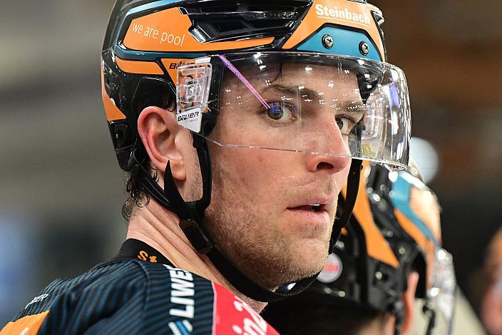 Logan Roe (Steinbach Black Wings Linz) Steinbach Black Wings Linz vs EC KAC, Linz AG Eisarena 