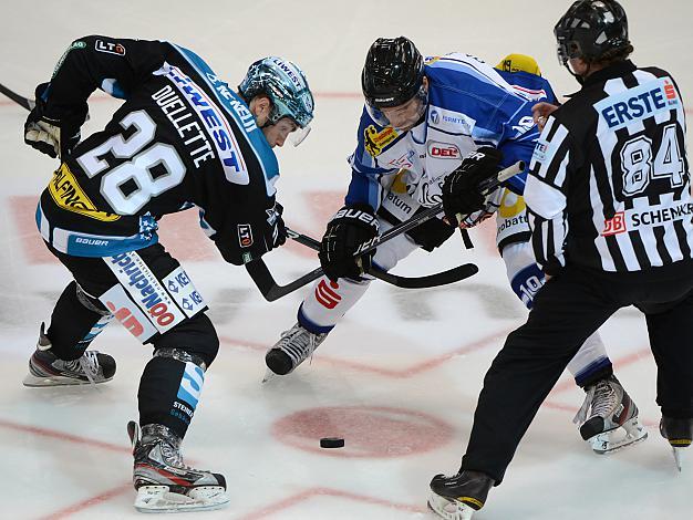 #28 Mike Ouellette, Linz und #13 Daniel Sparre, Straubing. EHC Liwest Black Wings Linz vs Straubing Tigers