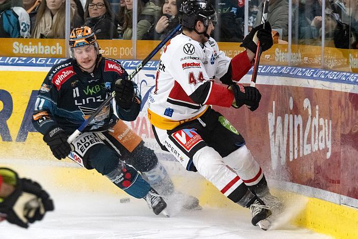 Brodi Stuart (Steinbach Black Wings Linz), Tobias Reinbacher (Bemer Pioneers Vorarlberg) Steinbach Black Wings Linz vs BEMER Pioneers Vorarlberg, ICE Eishockey Liga, Linz AG Eisarena