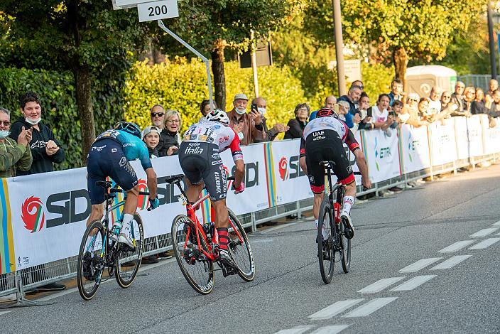 Sprint um Platz 2. Marc Hischi (SUI, UAE Team Emirates), Jhonatan Restrepo (COL, Androni Giocattoli - Sidermec), Alexey Lutsenko (KAZ, Astana Pro Team), Veneto Classic, UCI 1.1
