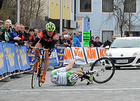 Petr Lechner, Team KTM Arboe Gebrueder Weiss Oberndorfer im Zielsprint mit Christoph Sokoll, Team RC Arboe Gourmetfein Wels