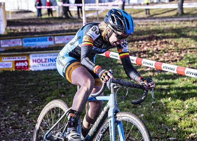 Siegerin Joyce VANDERBEKEN (BEL),  Damenrennen, 11. Int. SPARKASSEN Radquerfeldein GP Stadl-Paura - Int. UCI C2 - 8. Dezember 2019