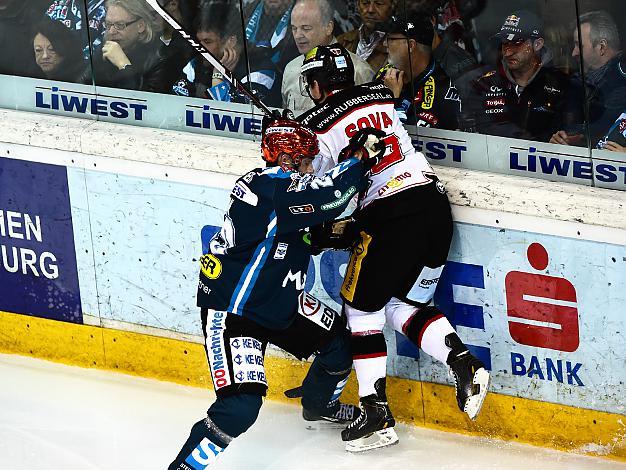 Brad Moran, Linz an der Bande mit Ales Sova (HC Orli Znojmo, #19) EHC Liwest Black Wings Linz vs HC Orli Znojmo, 2. Viertelfinale, Play-Off